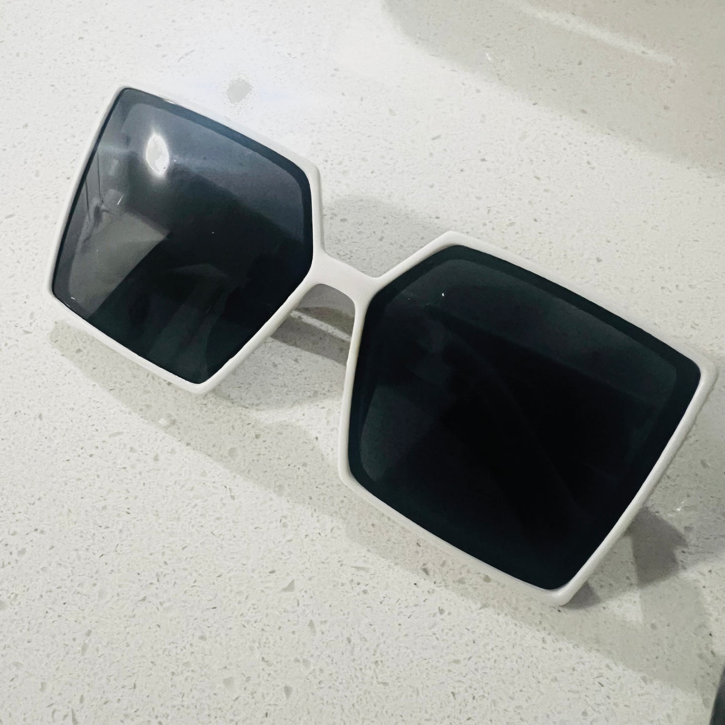 Perfect white square - 028